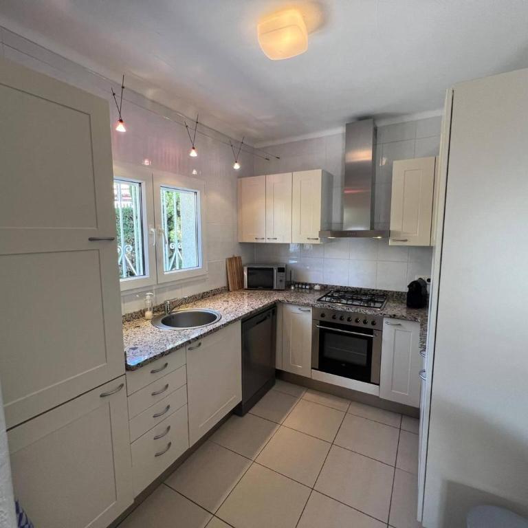Torre Vella 16 Privat pool - Three-Bedroom House - 21