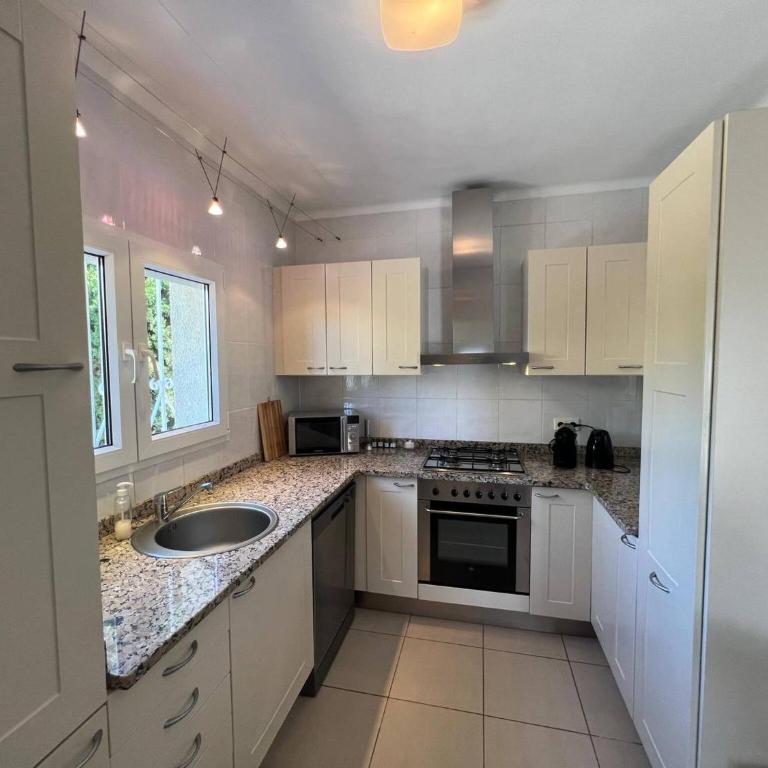 Torre Vella 16 Privat pool - Three-Bedroom House - 22