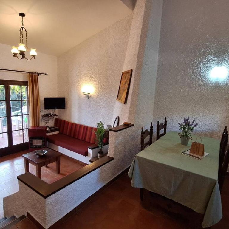 Torre vella 165 - Three-Bedroom House - 2