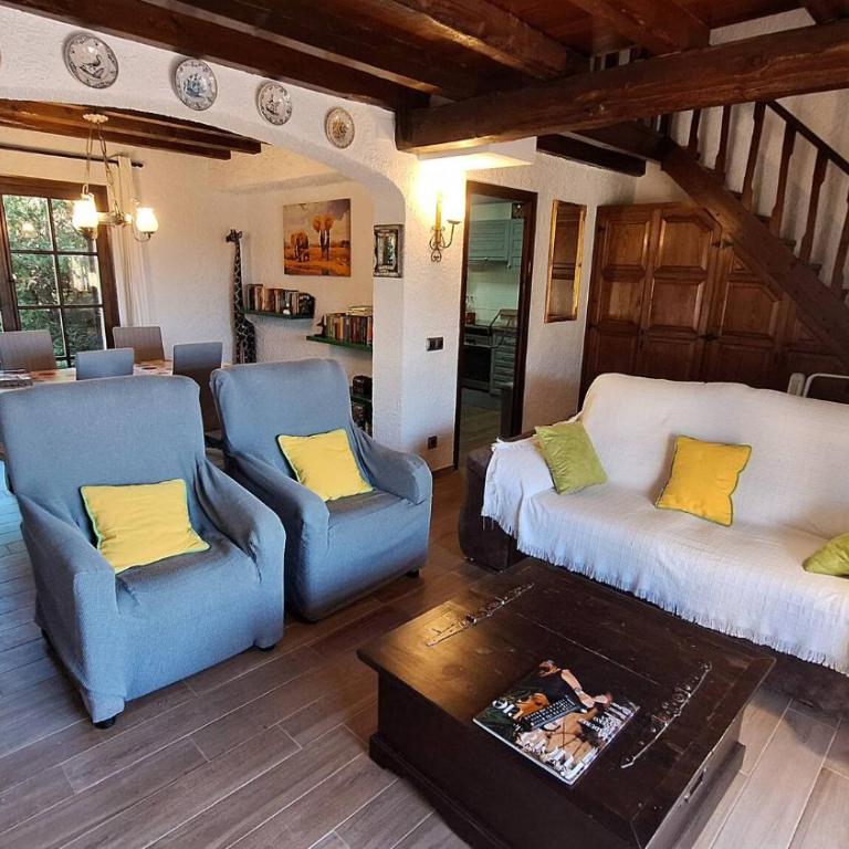 Les Oliveres 33 - Three-Bedroom House - 3