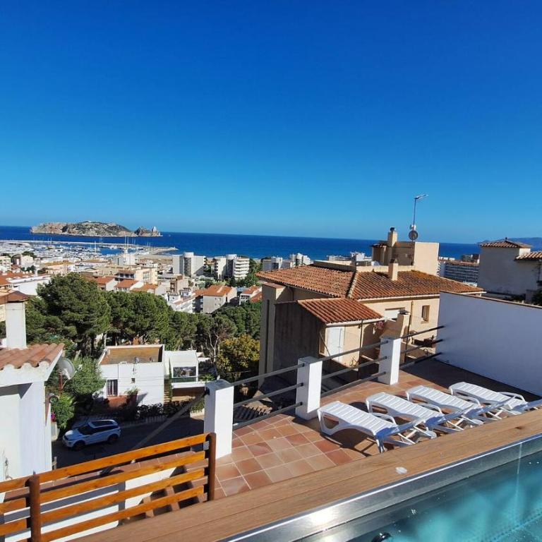 Mediterrània 21 - Three-Bedroom House - 15