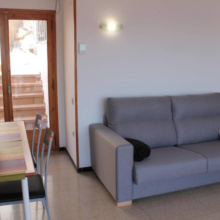 Mediterrània 21 - Three-Bedroom House - 17