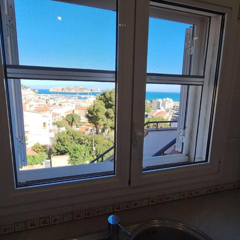 Mediterrània 21 - Three-Bedroom House - 30