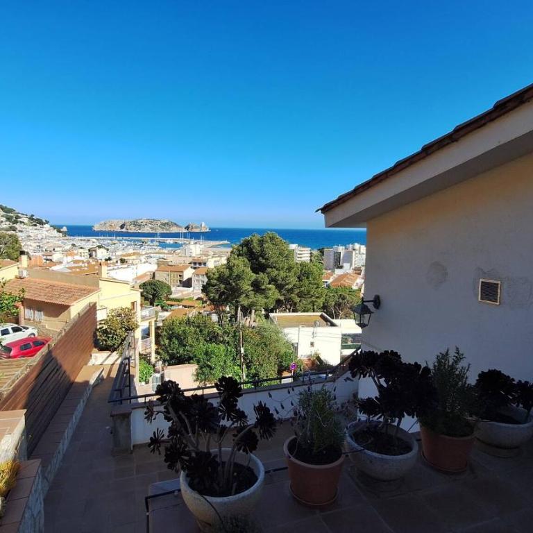 Mediterrània 21 - Three-Bedroom House - 42