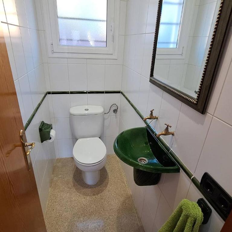 Mediterrània 21 - Three-Bedroom House - 45