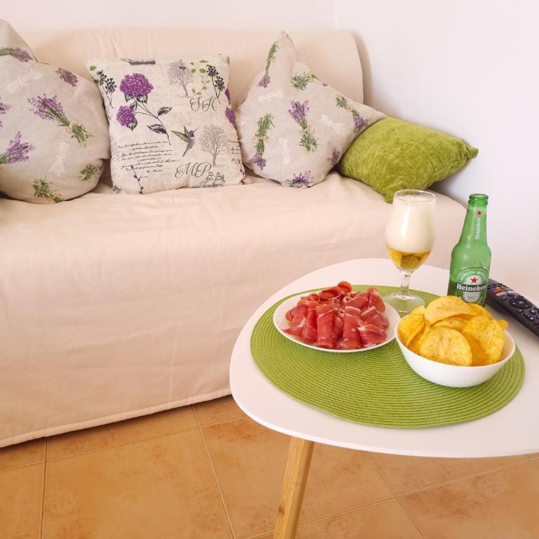 Ocean Sunset view, Air Conditioned, Renovated apartment - Studio-Apartment - 9