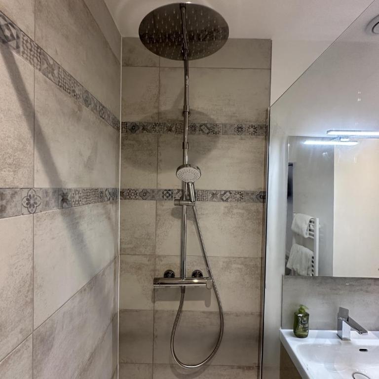 Hyper Centre 14 rue Valdemaine - Appartement avec Douche - 10