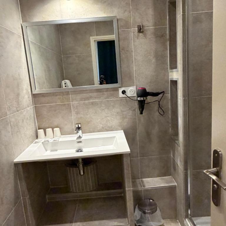 Hotel Azur - Chambre Triple Confort - 17