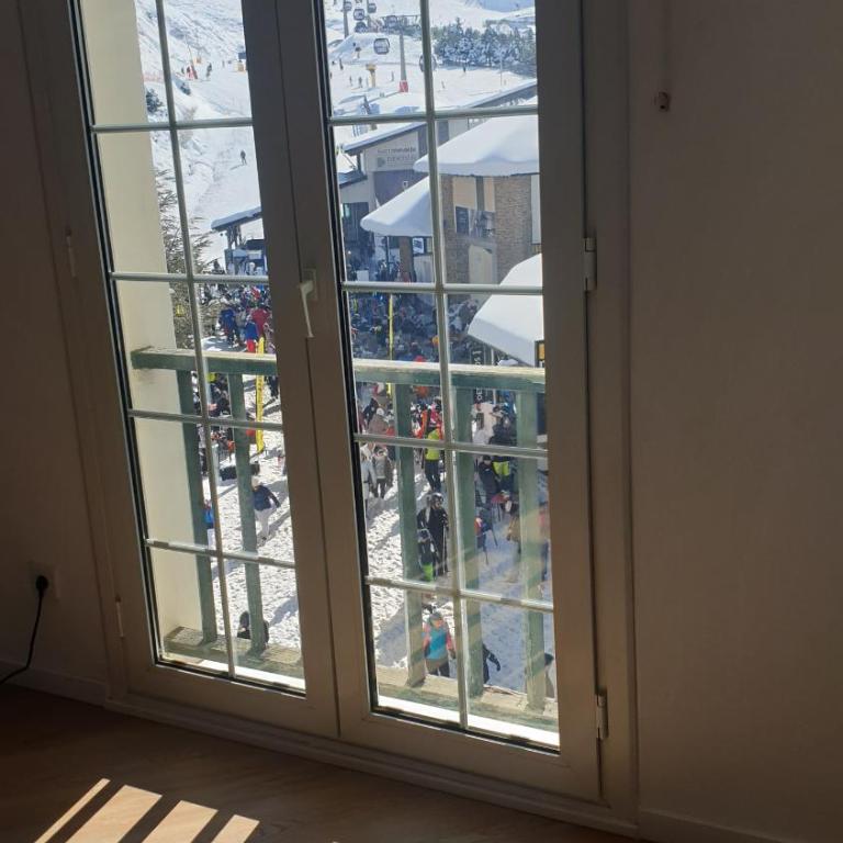 Enebro Pie de Pista Plaza Andalucía - One-Bedroom Apartment with Balcony and Mountain View - 16