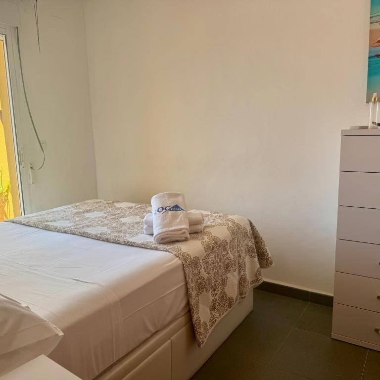 Adosado llandero LOCDENIA - Three-Bedroom Apartment - 2