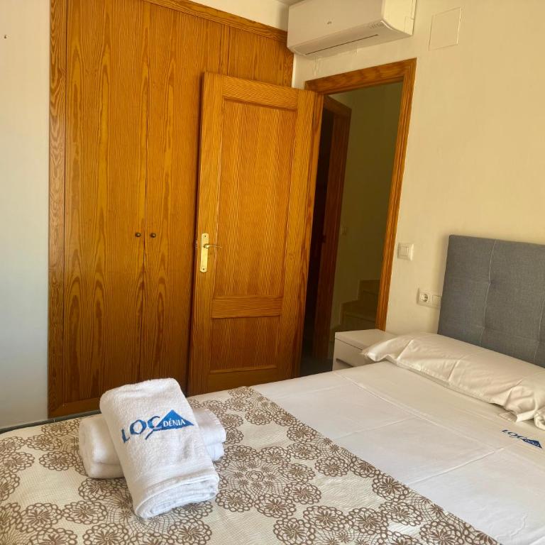 Adosado llandero LOCDENIA - Three-Bedroom Apartment - 3