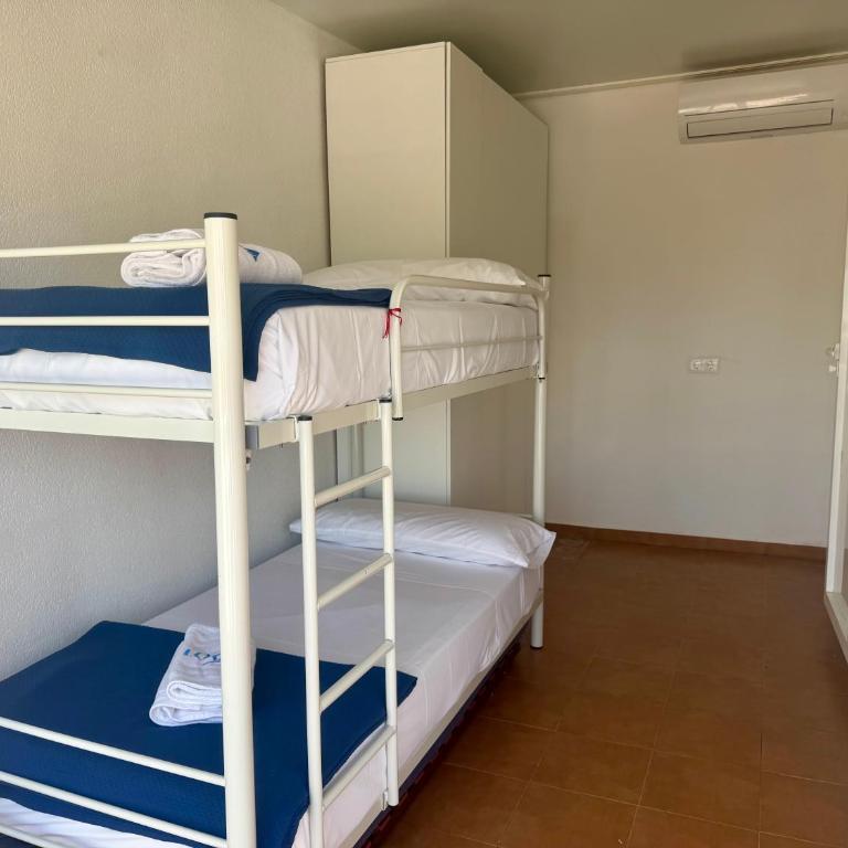 Adosado llandero LOCDENIA - Three-Bedroom Apartment - 9