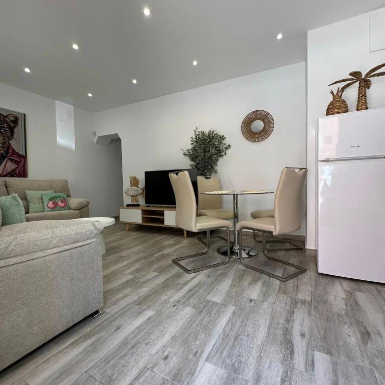 Diamante - Two-Bedroom Apartment - 8