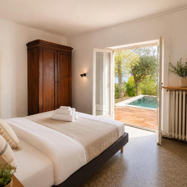 Villa provençale authentique front de mer piscine et plage privée - Villa - 10
