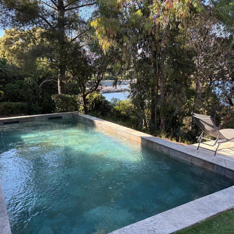 Villa provençale authentique front de mer piscine et plage privée - Villa - 12