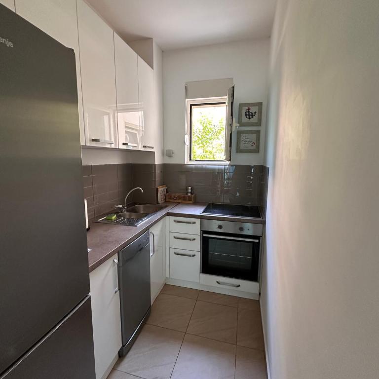 Spectacular Two Bedroom Apartment with Parking - Apartman sa 2 Spavaće Sobe - 2