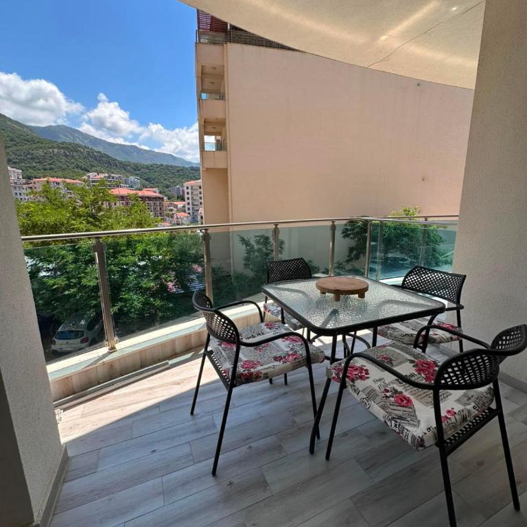 Spectacular Two Bedroom Apartment with Parking - Apartman sa 2 Spavaće Sobe - 3