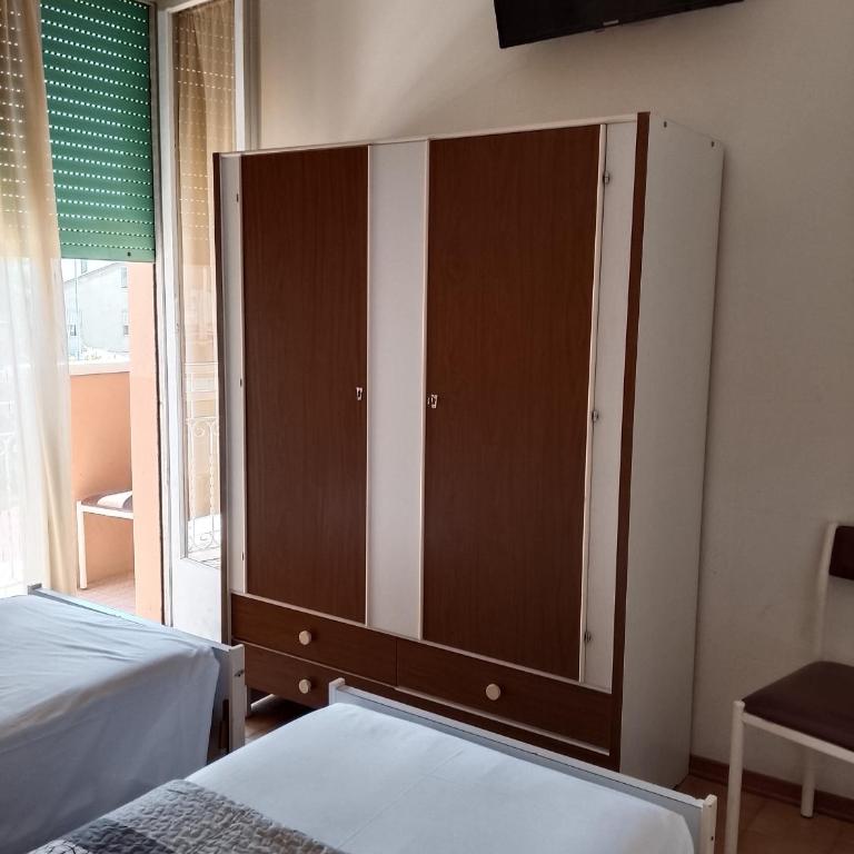 Hotel Serenella - Camera Doppia con Letti Singoli - 1