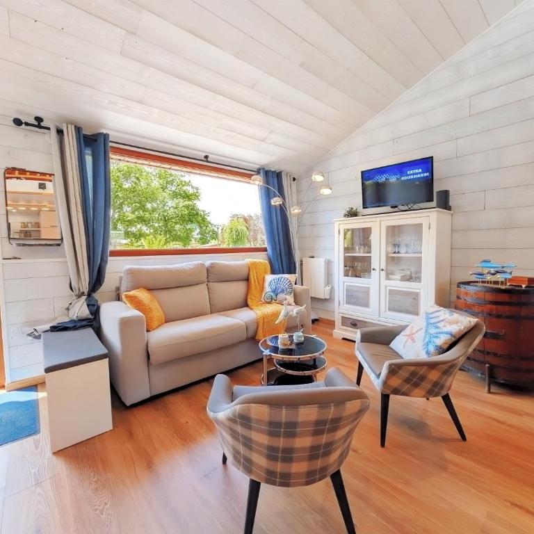 Le Chalet 48 au bord du lac avec piscine & parking gratuit - mer et centre ville à moins de 5 minutes en voiture - Chalet 3 Chambres - 24