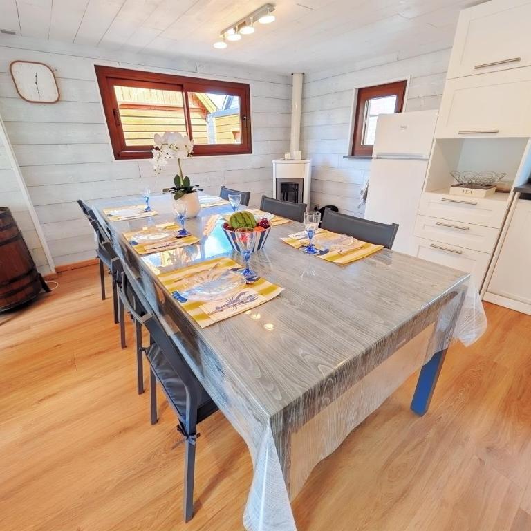 Le Chalet 48 au bord du lac avec piscine & parking gratuit - mer et centre ville à moins de 5 minutes en voiture - Chalet 3 Chambres - 28