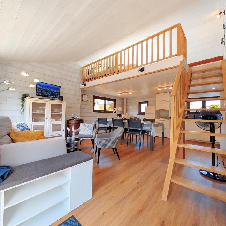Le Chalet 48 au bord du lac avec piscine & parking gratuit - mer et centre ville à moins de 5 minutes en voiture - Chalet 3 Chambres - 4