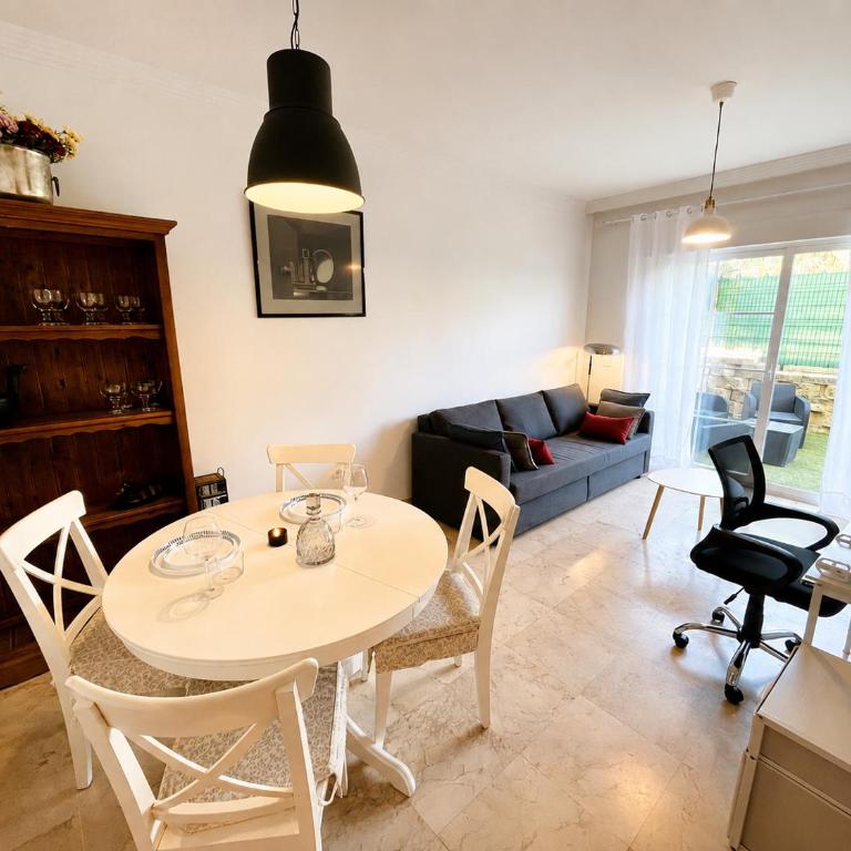 Benalmadena Spacious Apartment with Private Garden Pool and BBQ - Magnolia Properties - Superior Apartment mit Balkon - 38