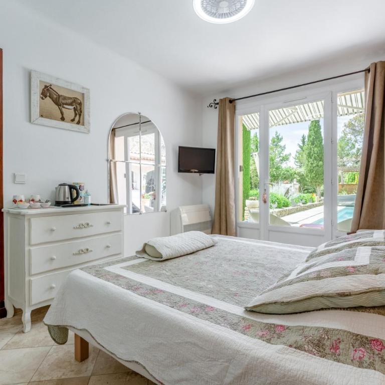 Chez Monique et sa fille Caroline - Chambre Standard Lit Queen-Size - 6