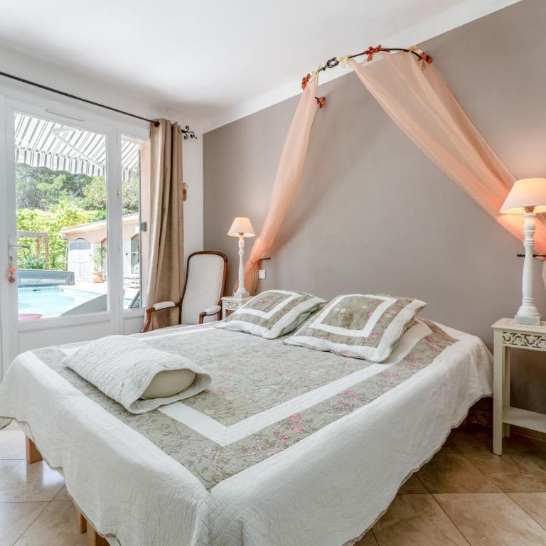 Chez Monique et sa fille Caroline - Chambre Standard Lit Queen-Size - 4