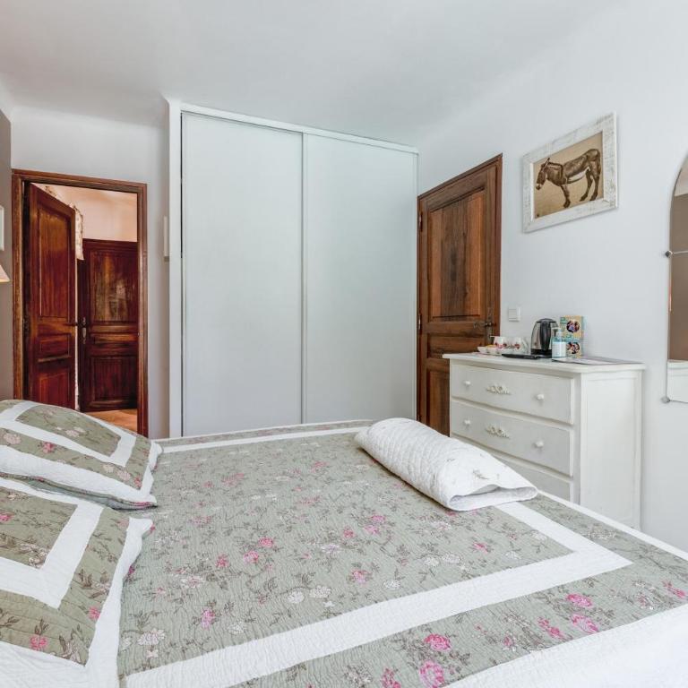 Chez Monique et sa fille Caroline - Chambre Standard Lit Queen-Size - 7