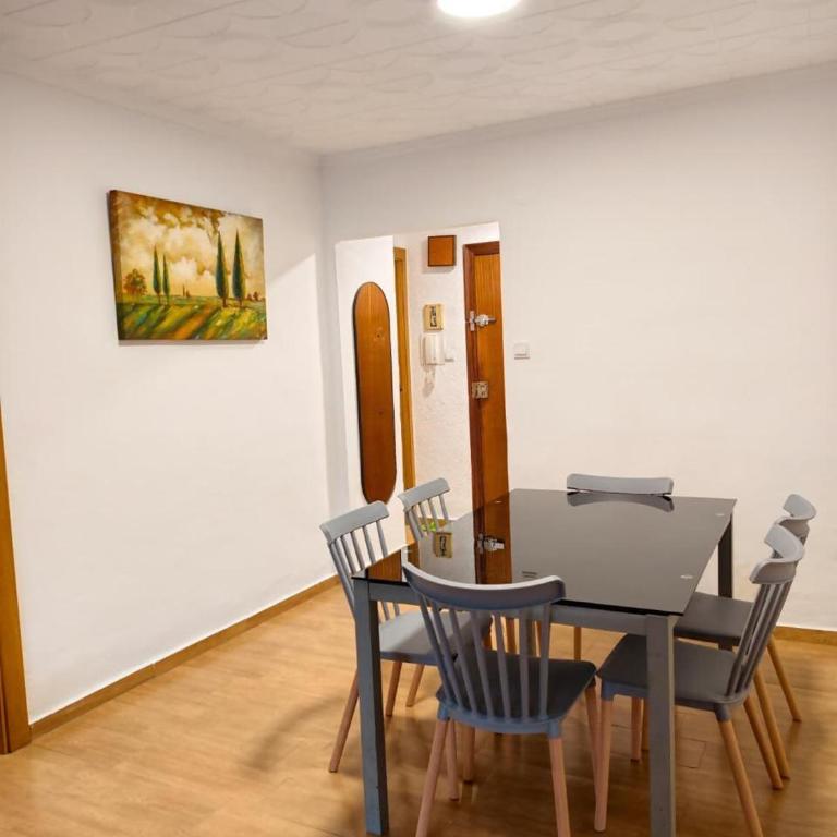Apartamento familiar cerca de la playa - Apartment - 4