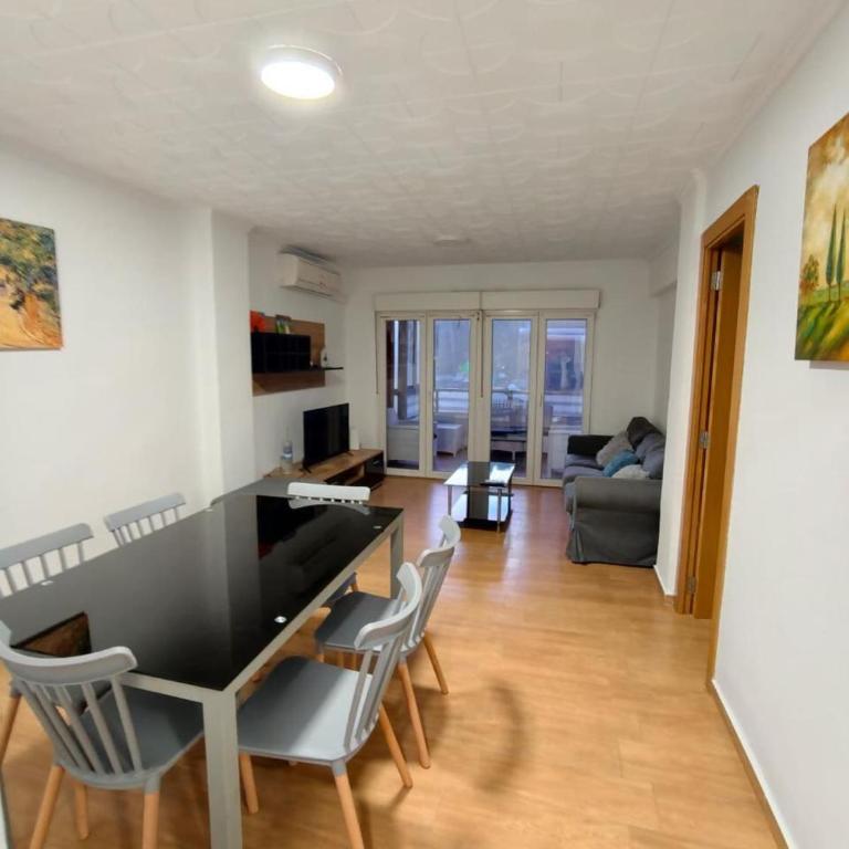 Apartamento familiar cerca de la playa - Apartment - 5