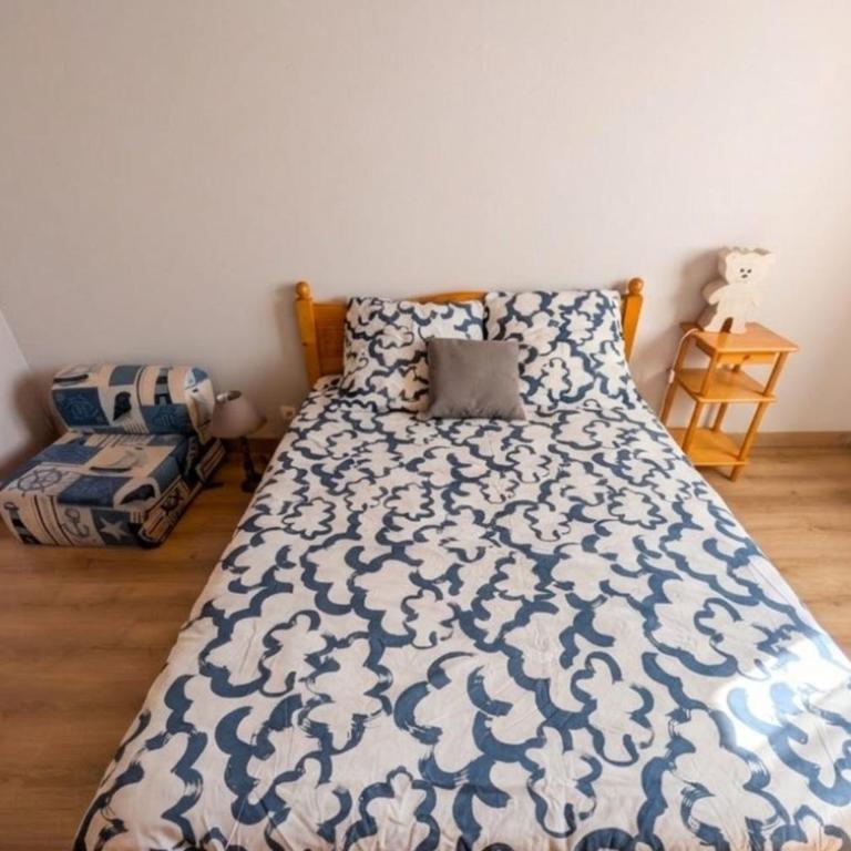 Large 200m Beach House for 14 Guests - Vacation Home - 15