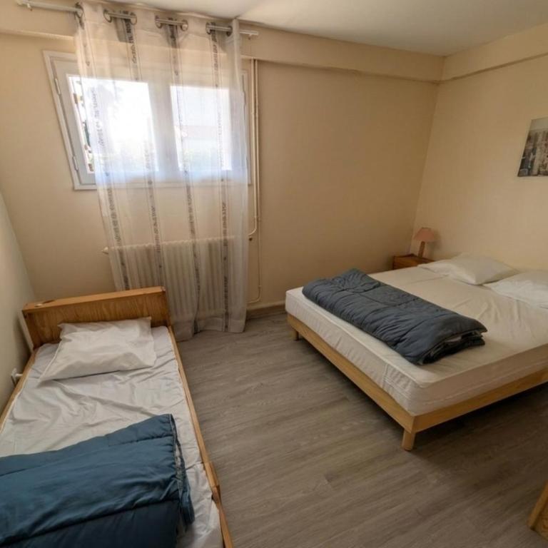 Large 200m Beach House for 14 Guests - Vacation Home - 31