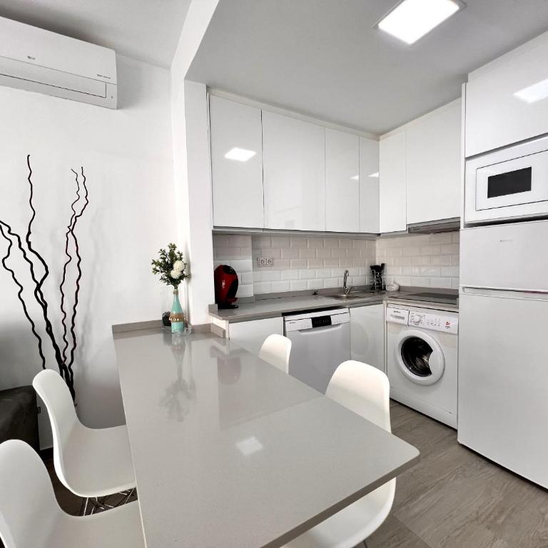 Surfing - Apartamento a pie de Playa - Apartment - 10