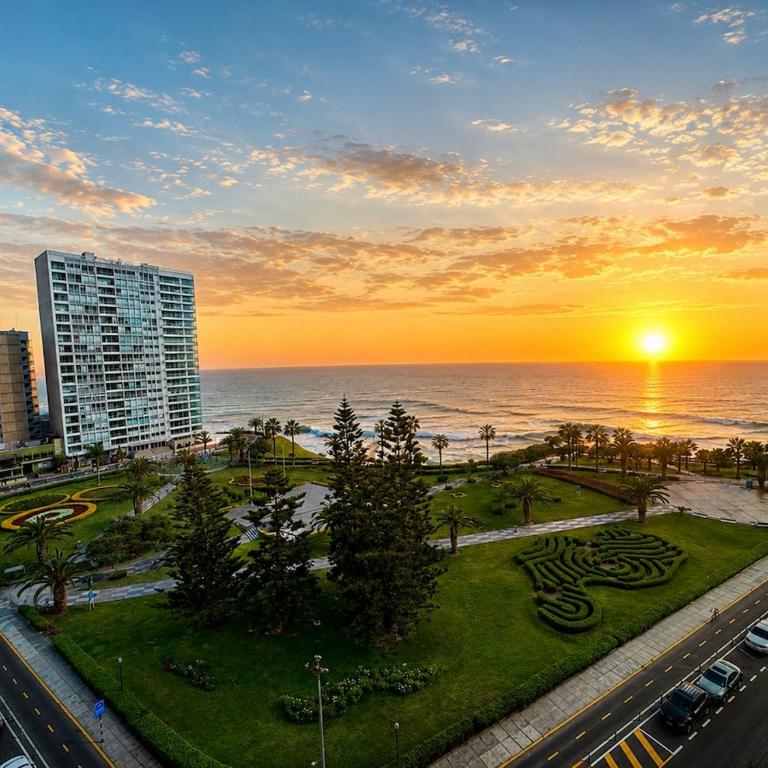 Stunning Ocean Views Sunset & Sunrise 3BR - Three-Bedroom Apartment - 14
