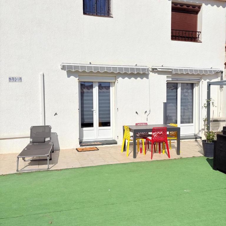 REZ DE JARDIN ST CYPRIEN Posez vos valises chez nous - Appartamento - 10