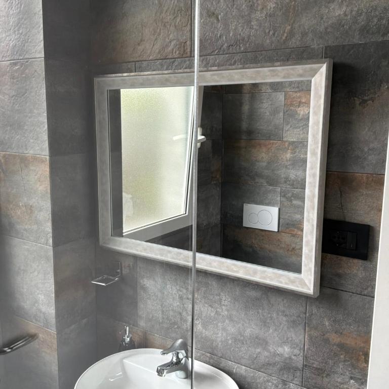 Dazio Exclusive Rooms - Large Double Room - 11