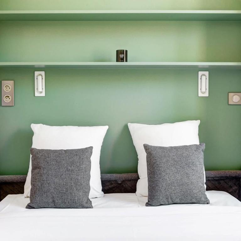 Studio Parisien extraordinaire dans le marais - Apartment - 5