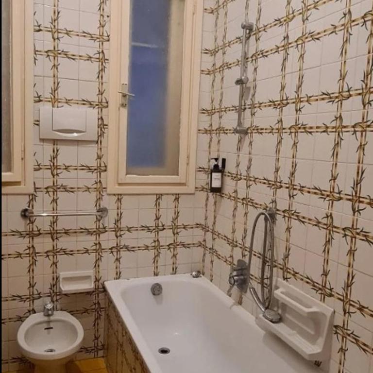 Dock Bay Guest House - Camera Quadrupla con Bagno in Comune - 5
