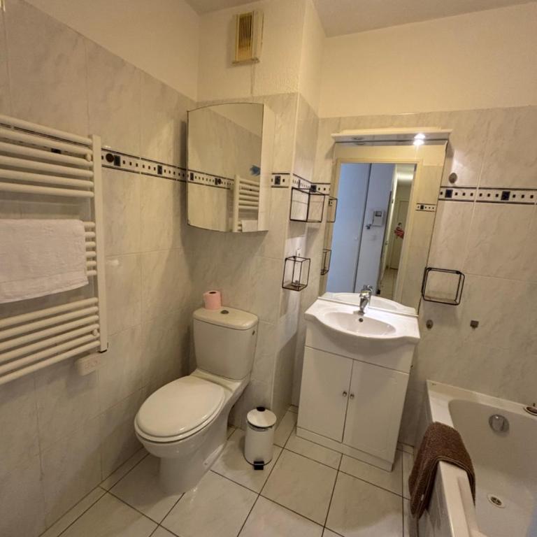 T3 Royal Plaza City Center MENTON - PARKING - Two-Bedroom Apartment - 20