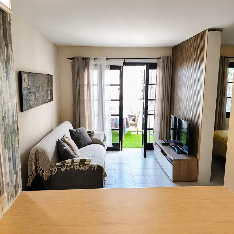 Cozy Home in Costa Adeje - Pool & Private Terrace - One-Bedroom House - 4