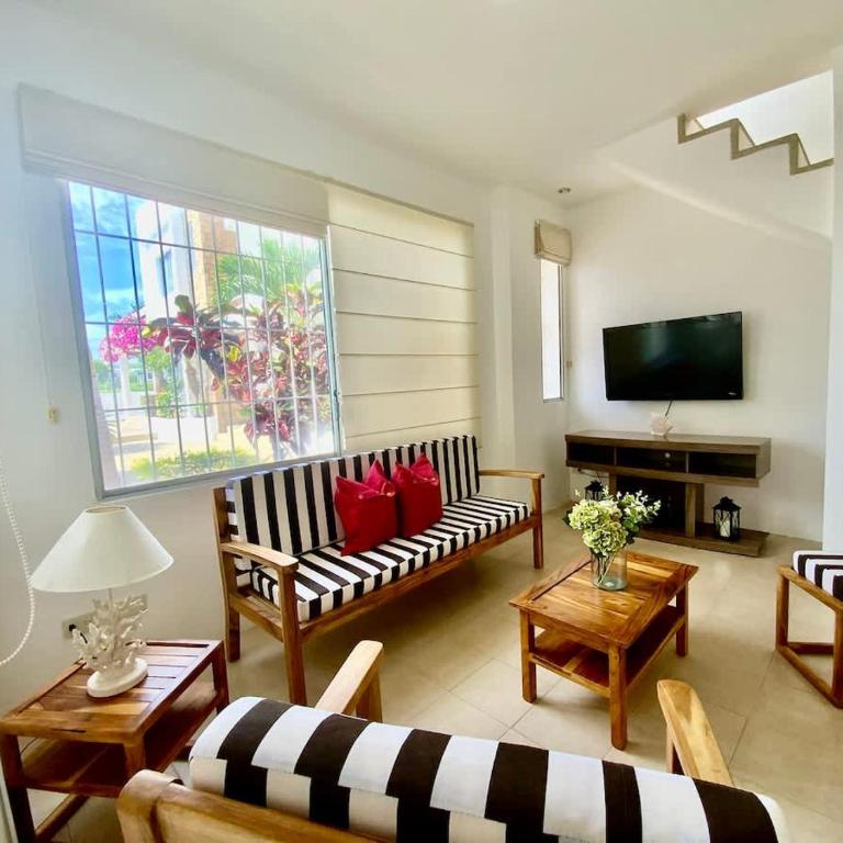 Gorgeous Beach house 3BD Pool and BBQ - Vacation Home - 6