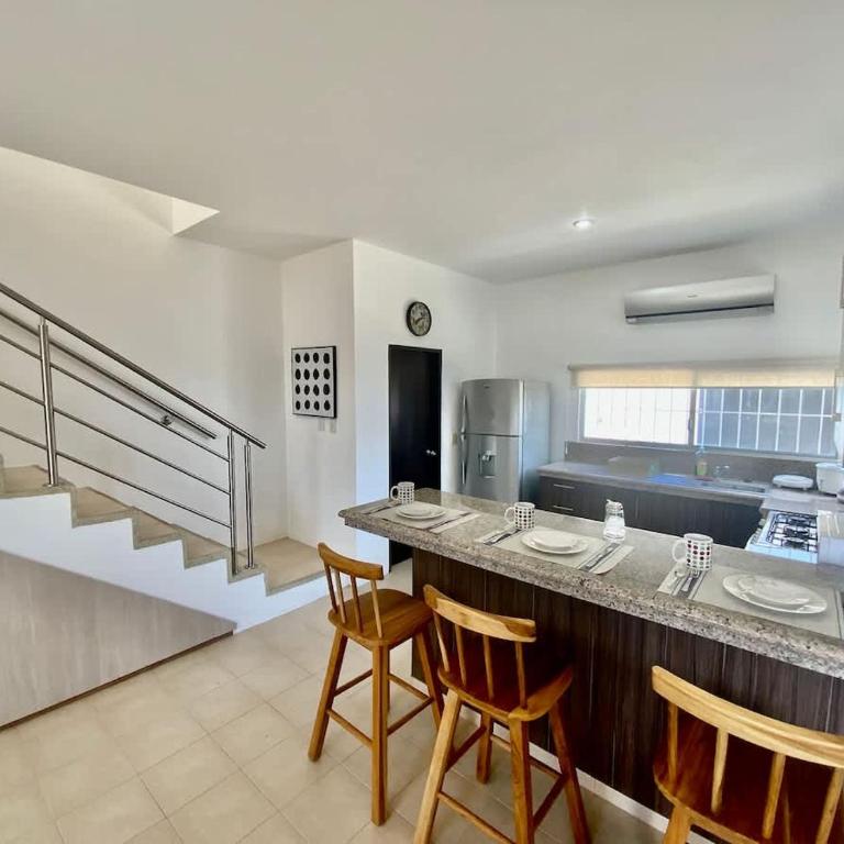 Gorgeous Beach house 3BD Pool and BBQ - Vacation Home - 8