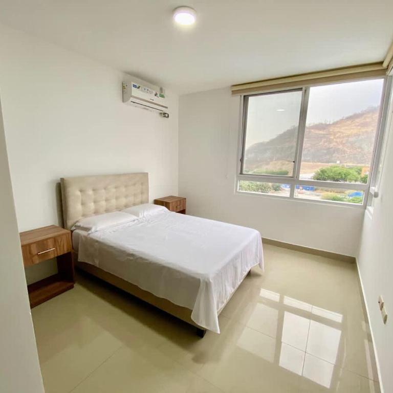 Ceibos Point - Hermoso y Amplio Departamento cercanía Consulado Americano y parqueo gratuito - Apartment - 6