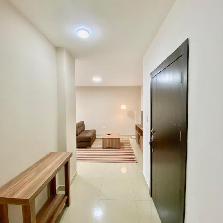 Ceibos Point - Hermoso y Amplio Departamento cercanía Consulado Americano y parqueo gratuito - Apartment - 8
