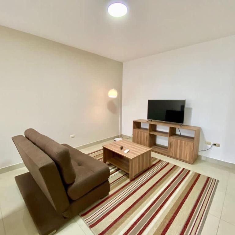 Ceibos Point - Hermoso y Amplio Departamento cercanía Consulado Americano y parqueo gratuito - Apartment - 9