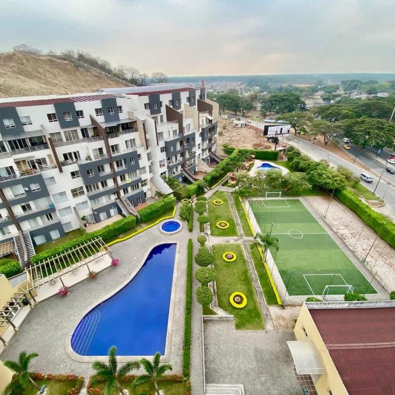 Ceibos Point - Hermoso y Amplio Departamento cercanía Consulado Americano y parqueo gratuito - Apartment - 13