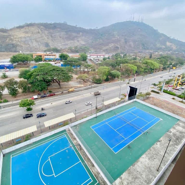 Ceibos Point - Hermoso y Amplio Departamento cercanía Consulado Americano y parqueo gratuito - Apartment - 14