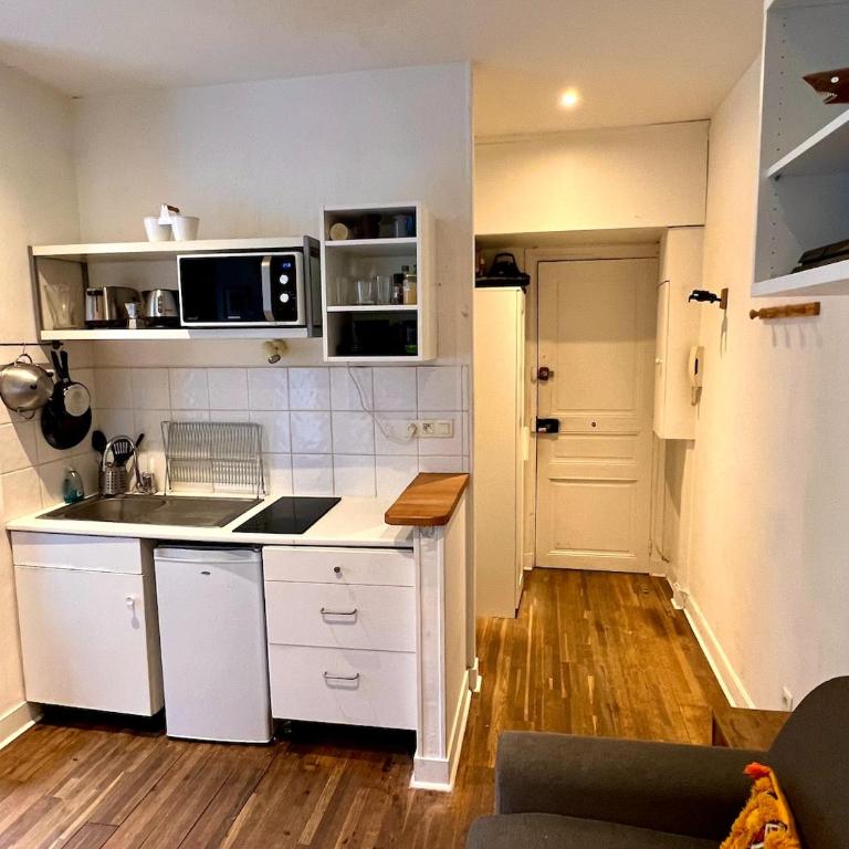 Secret garden studio - steps from Rue Lepic - Appartement 1 Chambre - 14