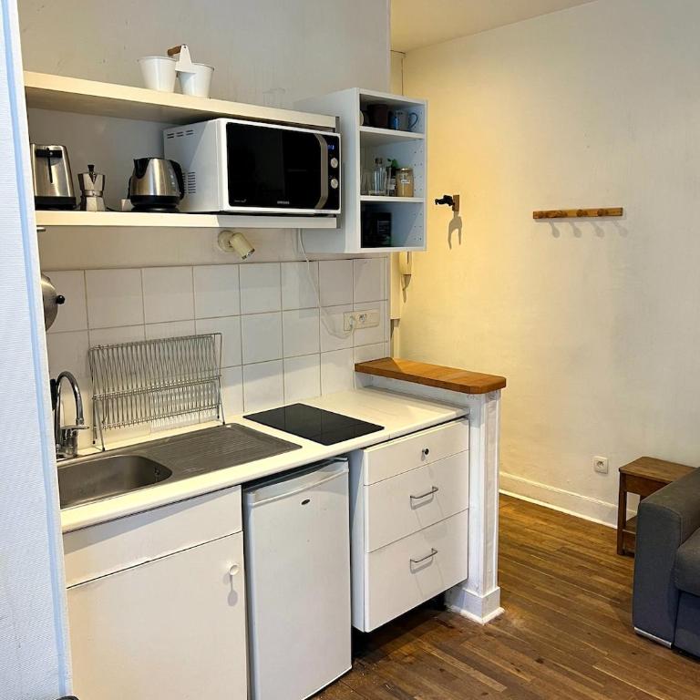 Secret garden studio - steps from Rue Lepic - Appartement 1 Chambre - 13